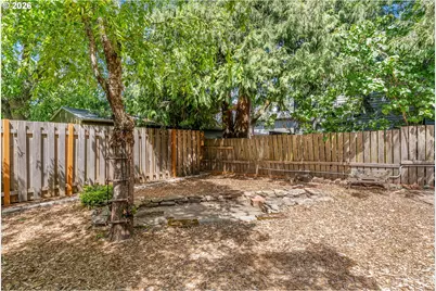 915 7th St, Hood River, OR 97031 - Photo 26