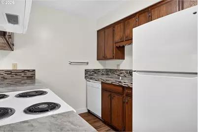 7552 N Gilbert Ave, Portland, OR 97203 - Photo 14