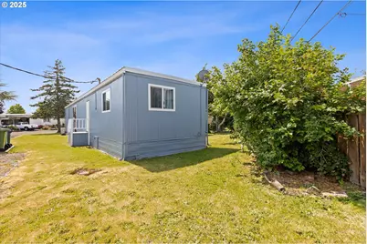 1999 Jansen Way #6, Woodburn, OR 97071 - Photo 24