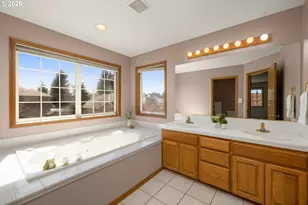 2795 NE Lorie Dr, Hillsboro, OR 97124 - Photo 24