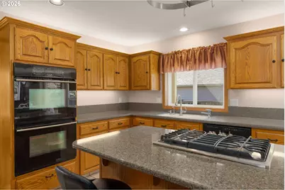 2795 NE Lorie Dr, Hillsboro, OR 97124 - Photo 12