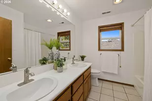 2795 NE Lorie Dr, Hillsboro, OR 97124 - Photo 30