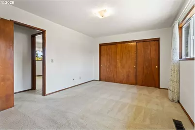13529 SE Taylor Ct, Portland, OR 97233 - Photo 22