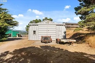 24195 Carpenterville Rd, Gold Beach, OR 97444 - Photo 38