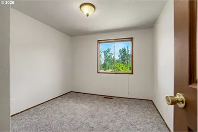 3615 Edward Dr SE, Salem, OR 97302 - Photo 24