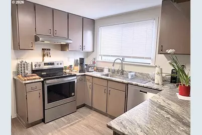 1708 Jasper Ave, Sutherlin, OR 97479 - Photo 2