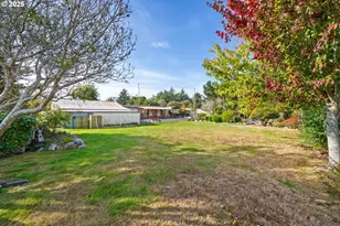 90994 Beacon Ln, Coos Bay, OR 97420 - Photo 16