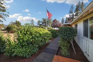 28884 Hillaire St, Eugene, OR 97402 - Photo 26