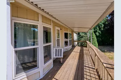 1632 Brown St, Woodburn, OR 97071 - Photo 2