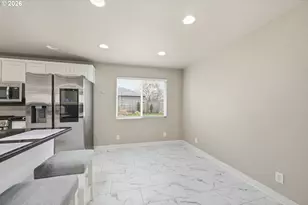 1271 Arcadia Dr, Eugene, OR 97401 - Photo 10