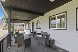 1271 Arcadia Dr, Eugene, OR 97401 - Photo 4