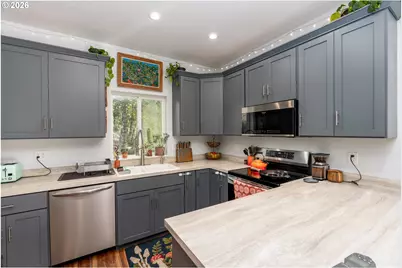 270 Sabrina Ln, Winston, OR 97496 - Photo 6