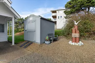 3461 NW Lee Ave, Lincoln City, OR 97367 - Photo 24