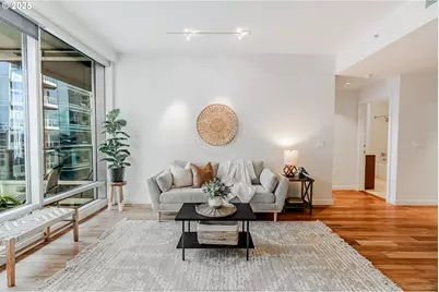 836 S Curry St #1206, Portland, OR 97239 - Photo 8