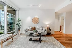 836 S Curry St, Portland, OR 97239 - Photo 8