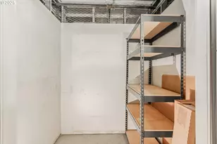 836 S Curry St, Portland, OR 97239 - Photo 30