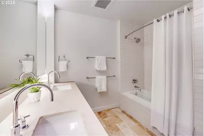 836 S Curry St #1206, Portland, OR 97239 - Photo 18