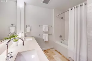 836 S Curry St, Portland, OR 97239 - Photo 18