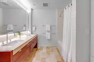 836 S Curry St, Portland, OR 97239 - Photo 16