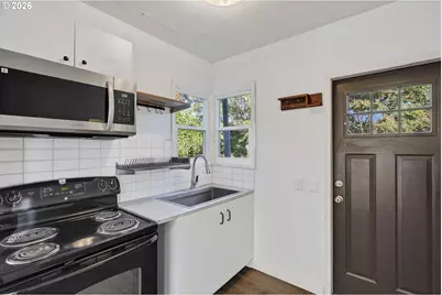 8301 NE Hassalo St, Portland, OR 97220 - Photo 8