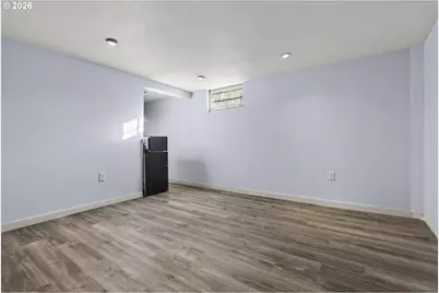 8301 NE Hassalo St, Portland, OR 97220 - Photo 20