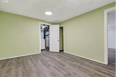 8301 NE Hassalo St, Portland, OR 97220 - Photo 24