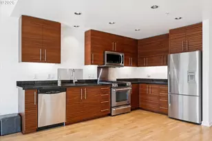 1830 NW Riverscape St, Portland, OR 97209 - Photo 18