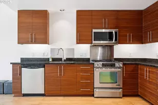 1830 NW Riverscape St, Portland, OR 97209 - Photo 20