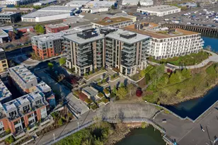 1830 NW Riverscape St, Portland, OR 97209 - Photo 2