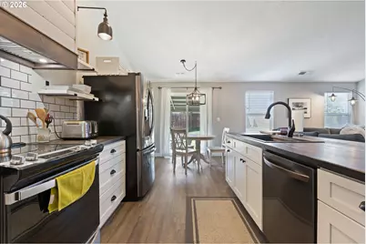 133 Silverado St, Roseburg, OR 97471 - Photo 18