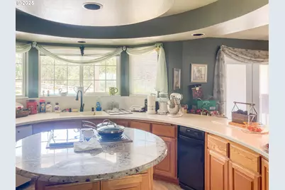 508 Cattle Dr, Roseburg, OR 97470 - Photo 4