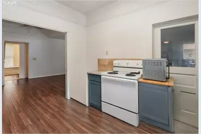740 S 6th St, Cottage Grove, OR 97424 - Photo 12