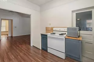 740 S 6th St, Cottage Grove, OR 97424 - Photo 12