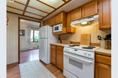 515 SW Brockwood Ave, McMinnville, OR 97128 - Photo 18