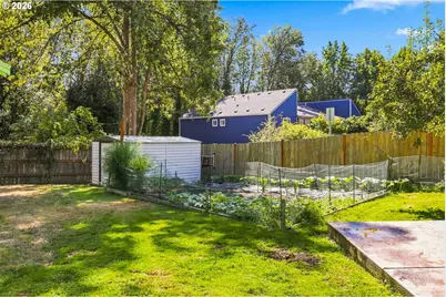 2320 SW Dolph Ct, Portland, OR 97219 - Photo 16