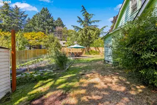 2320 SW Dolph Ct, Portland, OR 97219 - Photo 20