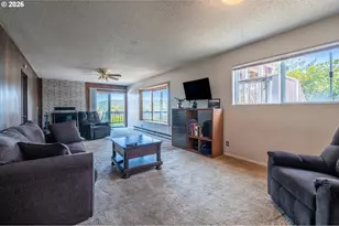 1391 Bayview St, North Bend, OR 97459 - Photo 20