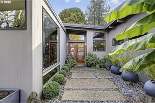 6736 SW Hamilton Ct, Portland, OR 97225 - Photo 4