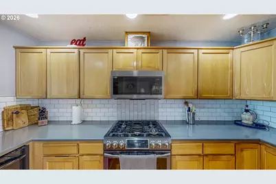 442 N Bridgeton Rd, Portland, OR 97217 - Photo 10