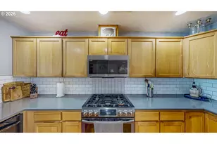 442 N Bridgeton Rd, Portland, OR 97217 - Photo 10