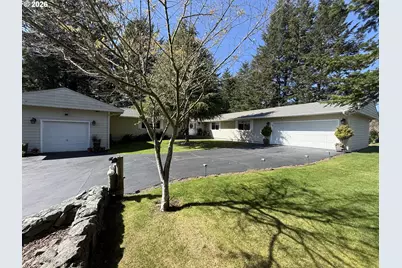 1099 Parkview Dr, Brookings, OR 97415 - Photo 1