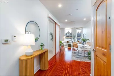 838 SE 38th Ave #209, Portland, OR 97214 - Photo 2