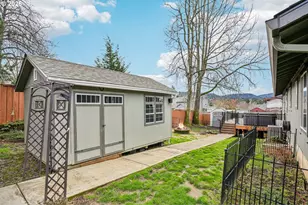 44 SW Birdsdale Dr, Gresham, OR 97080 - Photo 30