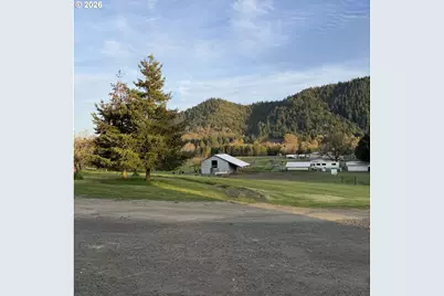 307 Towhee Ln, Tenmile, OR 97481 - Photo 46