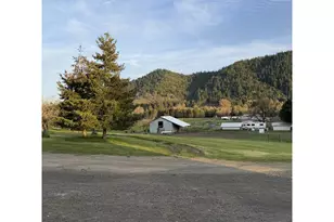 307 Towhee Ln, Tenmile, OR 97481 - Photo 46