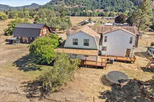 307 Towhee Ln, Tenmile, OR 97481 - Photo 4