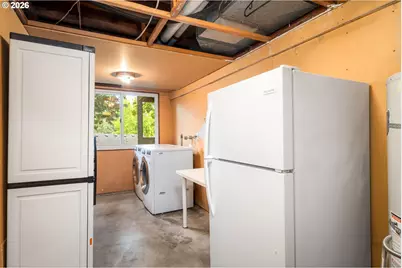 3023 SW Collins Ct, Portland, OR 97219 - Photo 40
