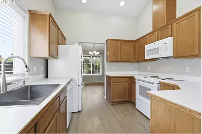 15049 Homestead Dr, Oregon City, OR 97045 - Photo 12