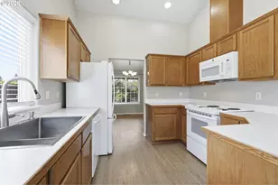 15049 Homestead Dr, Oregon City, OR 97045 - Photo 12