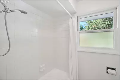 11851 SE Madison St, Portland, OR 97216 - Photo 22